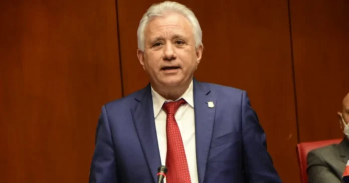 Senador Antonio Taveras se separa del bloque del PRM y advierte sobre el estancamiento de reformas estructurales
