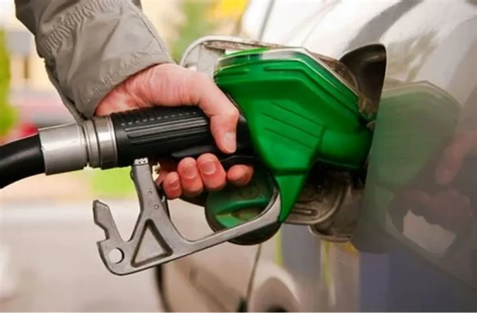 Aumentan entre $4.00 y $2.00 pesos a la gasolina y el gasoil