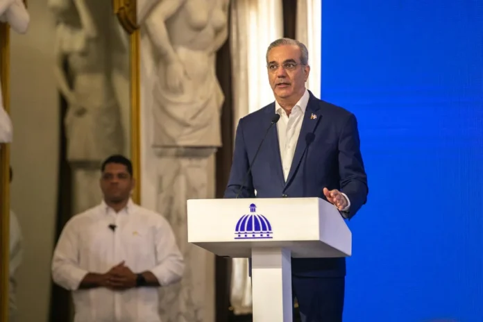 Gobierno presenta nuevo sistema de permiso de salida de menor 100 % digital