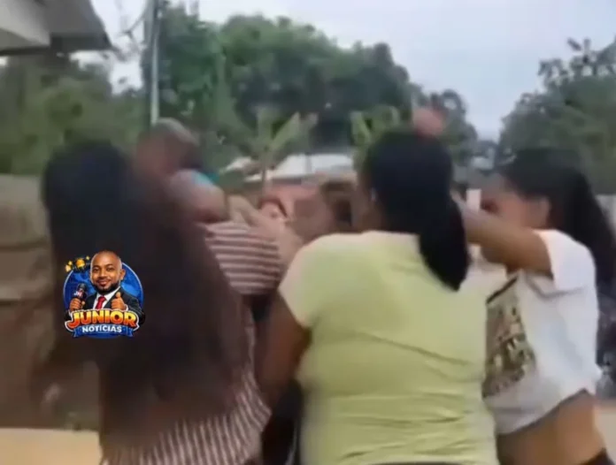 Hombre es agredido por comunitarios tras presuntamente golpear a su hijastro de 11 años en La Vega