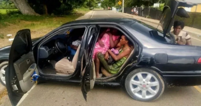 Ejército intercepta vehículo utilizado para el transporte ilegal de 14 extranjeros en Guayubín