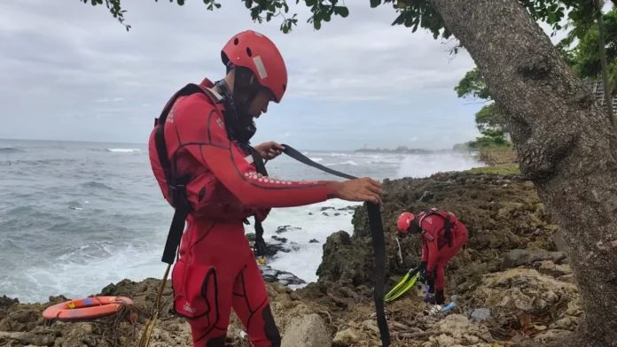 Encuentran el cadáver de una mujer en el Malecón de Santo Domingo