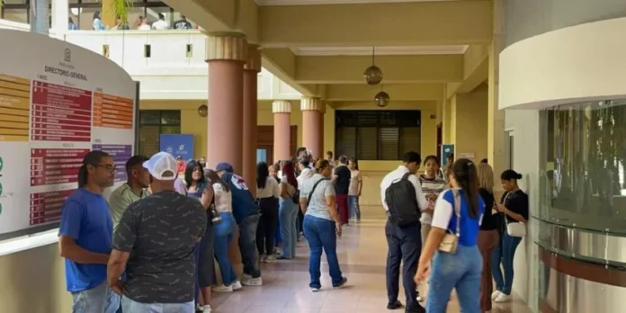 Conocerán hoy medida de coerción contra 10 implicados en red acusada de estafar en Santiago