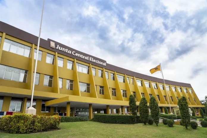 JCE registra 10 partidos sin rendir cuentas de 2024
