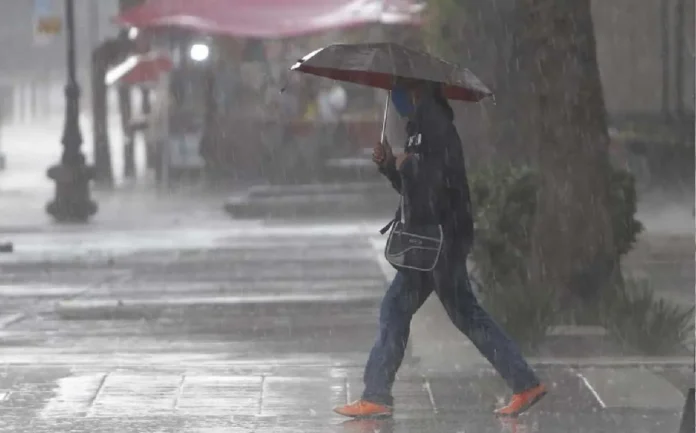 Onda tropical y vaguada generarán lluvias en algunas provincias este lunes