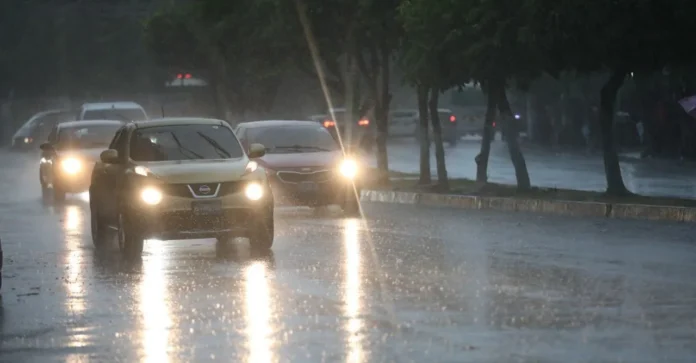 Pronostican posibles lluvias para la tarde de este jueves por onda tropical