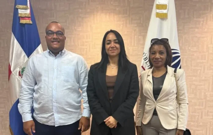 Ministra de Interior y Policía recibe comisión de Sábana Yegua para abordar la seguridad vial