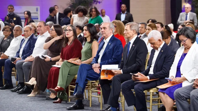 Abinader atribuye estabilidad democrática a los consensos nacionales