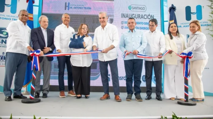 Abinader entrega el remozado Hospital Periférico Monte Adentro Dr. Antonio Trueba, en Santiago
