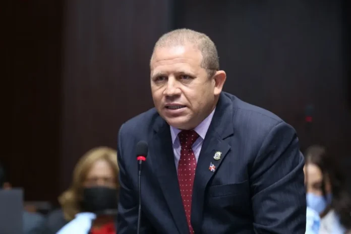 Rafael Castillo cuestiona retraso en pago a empleados del ASDE y exige explicaciones sobre situación financiera municipal