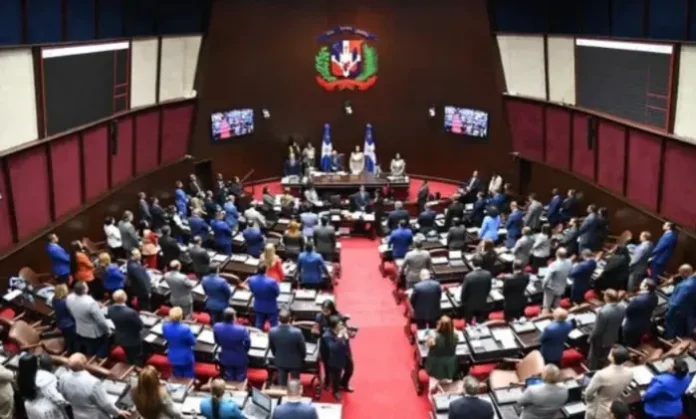 Bloque de diputados Fuerza del Pueblo condena ejecuciones policiales y llama a revisar programa de entrenamiento de la reforma policial