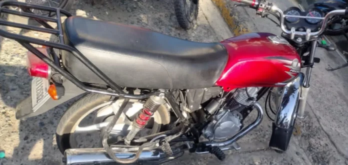 Policía ocupa presunta cocaína en Montecristi y captura presunto autor del robo de una motocicleta en Valverde
