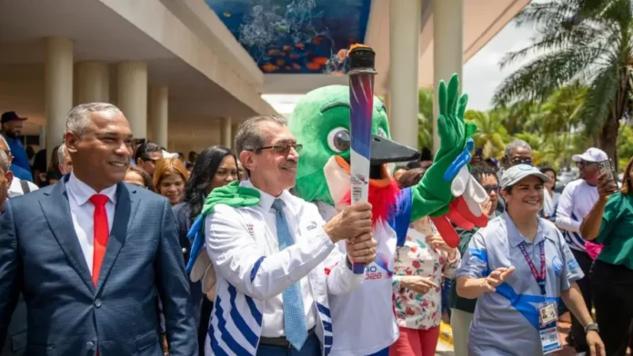 UASD recibe la antorcha de los XXV Juegos Centroamericanos y del Caribe 2026