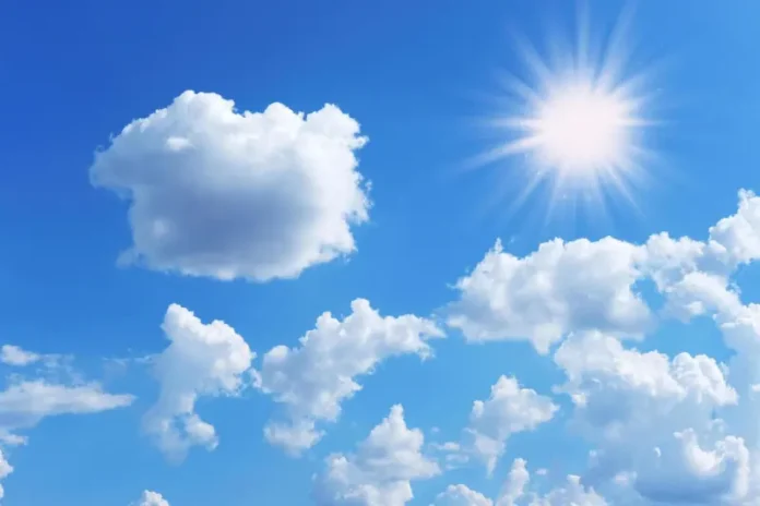 Pronostican sábado soleado y caluroso, con posibilidades de lluvias en la tarde