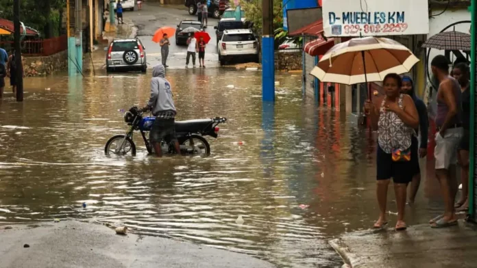 Vaguada y nueva onda tropical generarán aguaceros este jueves