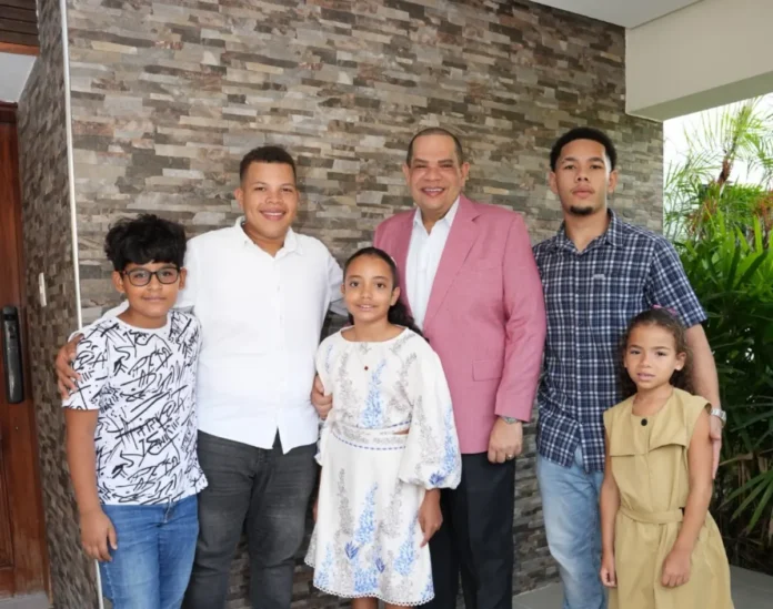 Carlos Guzmán celebra un nuevo año de vida agradeciendo la fidelidad de Dios