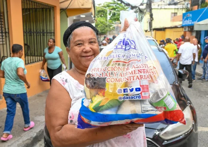 Gobierno impacta a miles de familias de Samaná con inversión de RD$15.8 millones en asistencia social y mejoramiento habitacional a través de DASAC