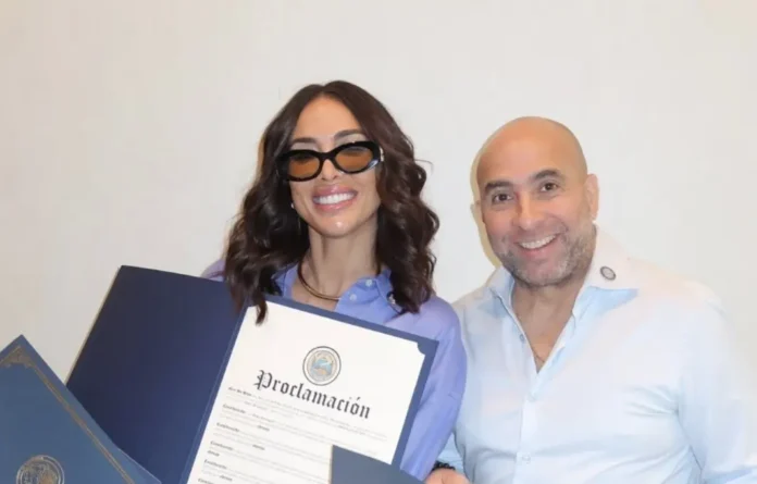 Gabi Desangles recibe reconocimientos oficiales de las ciudades de Boston y Lawrence por su aporte a la cultura dominicana
