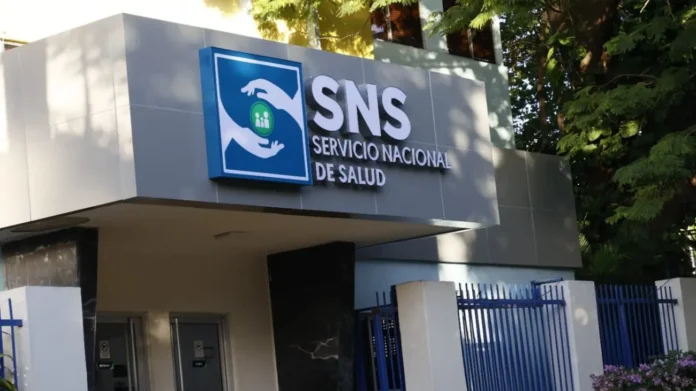 SNS: hospitales operan con tres turnos de cuatro horas, no con tanda extendida