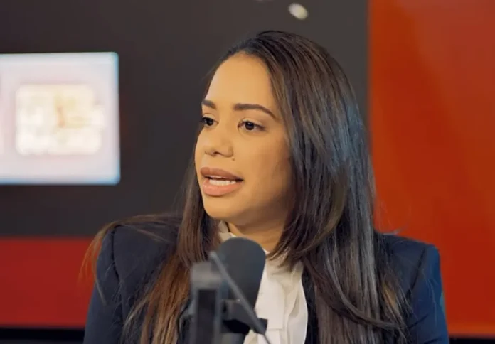 Betty Gerónimo entrega remozamiento del play y la cancha de Jacagua como parte de la Ruta Deportiva en Santo Domingo Norte
