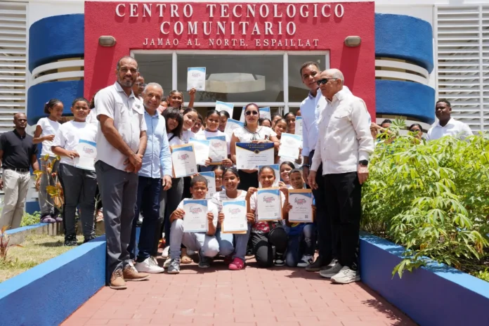 CTC certifican a 250 jóvenes en Jamao al Norte y fortalecen la inclusión digital