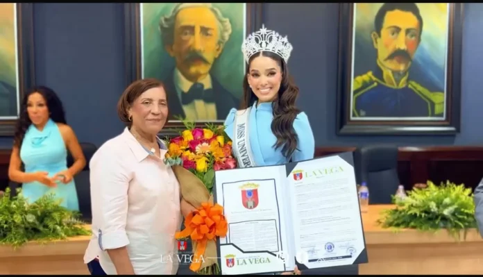 Melissa Núñez regresa a La Vega como Miss República Dominicana Universo 2026 y recibe el respaldo unánime de las autoridades locales
