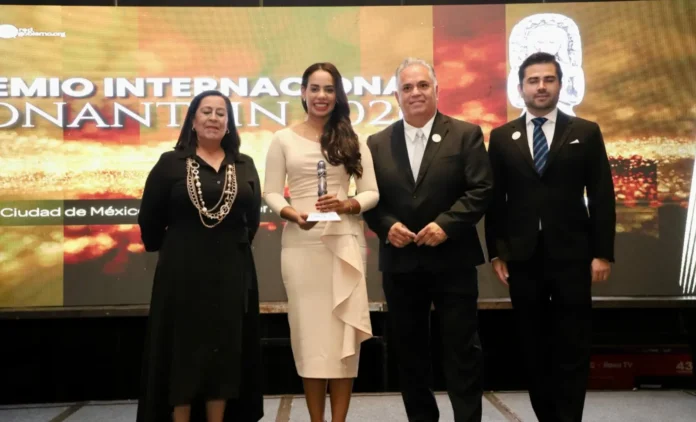 Alcaldesa Betty Gerónimo recibe Premio Internacional Tonantzin 2026 en México