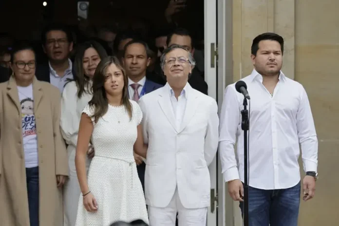 Petro se despide de la Casa de Nariño en su último acto como presidente de Colombia