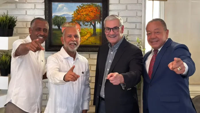 Eduardo Hidalgo y corriente Eugenio María de Hostos respaldan candidatura de Gonzalo Castillo